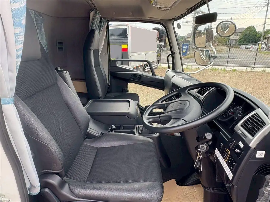 三菱 ファイター 中型/増トン 車両重機運搬 ラジコン ウインチの中古トラック画像12
