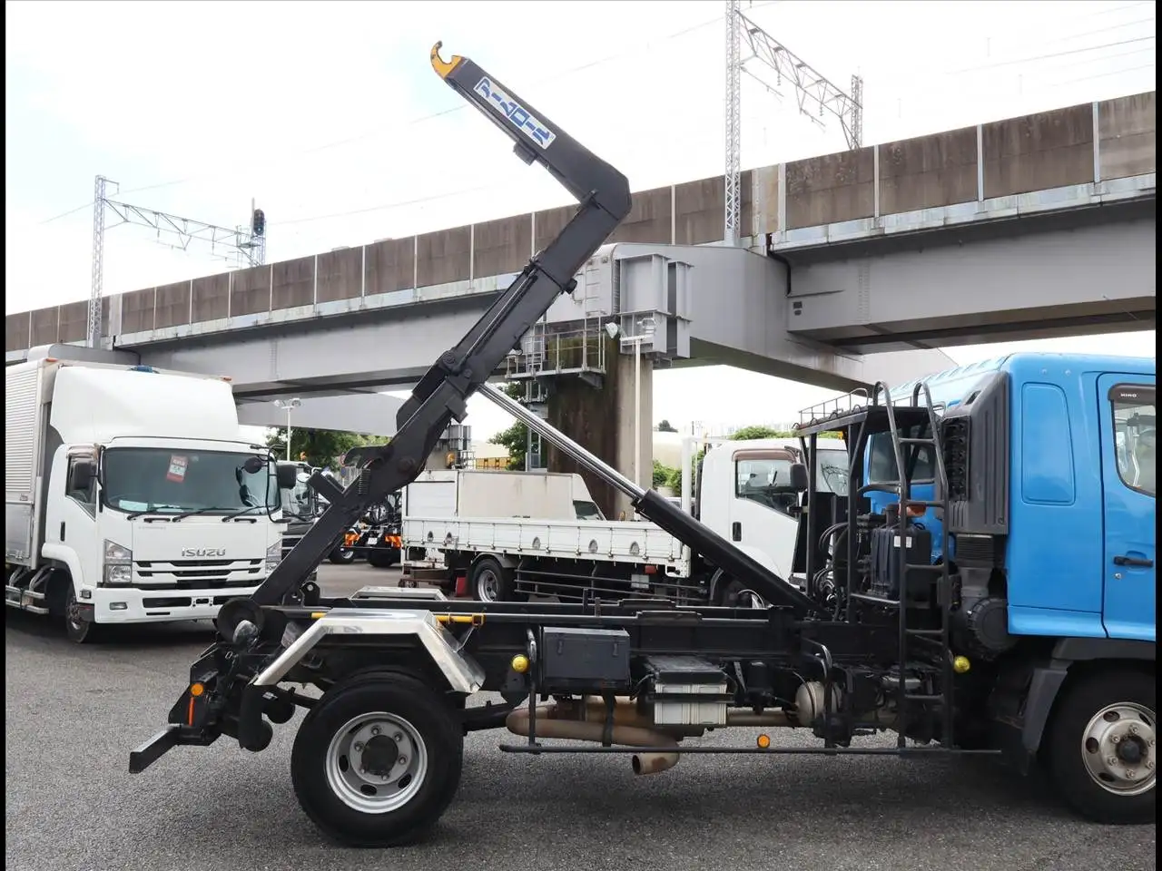 日野 レンジャー 中型/増トン アームロール ツインホイスト BKG-FD7JGYAの中古トラック画像6