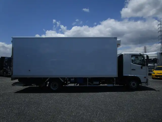 日野 レンジャー 中型/増トン 冷凍冷蔵 低温 パワーゲートの中古トラック画像3