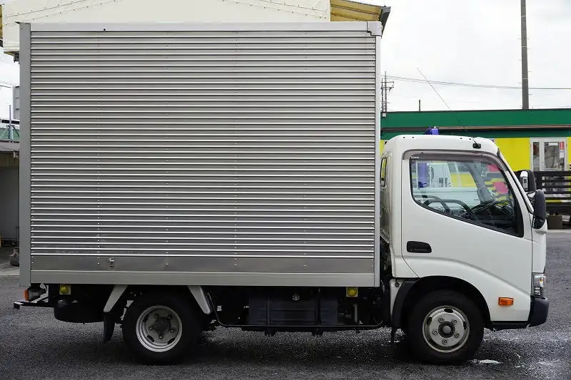 トヨタ ダイナ 小型 アルミバン TPG-XZU605 H30の中古トラック画像4