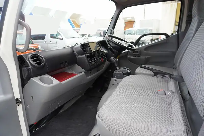 トヨタ ダイナ 小型 アルミバン TPG-XZU605 H30の中古トラック画像13