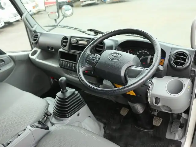 トヨタ トヨエース 小型 平ボディ 床鉄板 2RG-XZU655の中古トラック画像11
