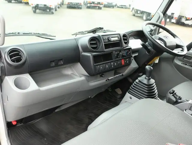 トヨタ トヨエース 小型 平ボディ 床鉄板 2RG-XZU655の中古トラック画像12