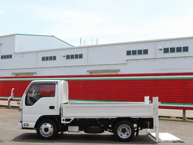 いすゞ エルフ 小型 平ボディ パワーゲート TRG-NKR85Aの中古トラック画像5