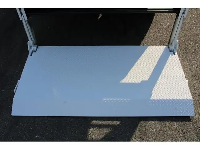 日産 アトラス 小型 平ボディ パワーゲート 床鉄板の中古トラック画像6