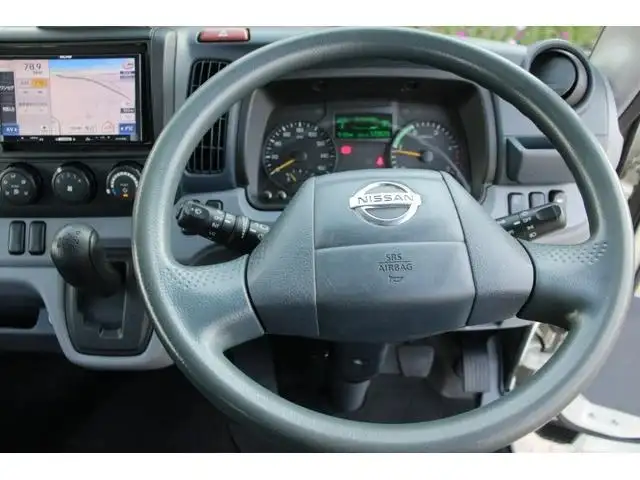 日産 アトラス 小型 平ボディ パワーゲート 床鉄板の中古トラック画像9