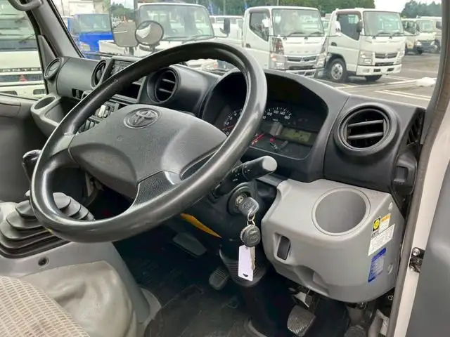 トヨタ トヨエース 小型 平ボディ Wキャブ の中古トラック画像10