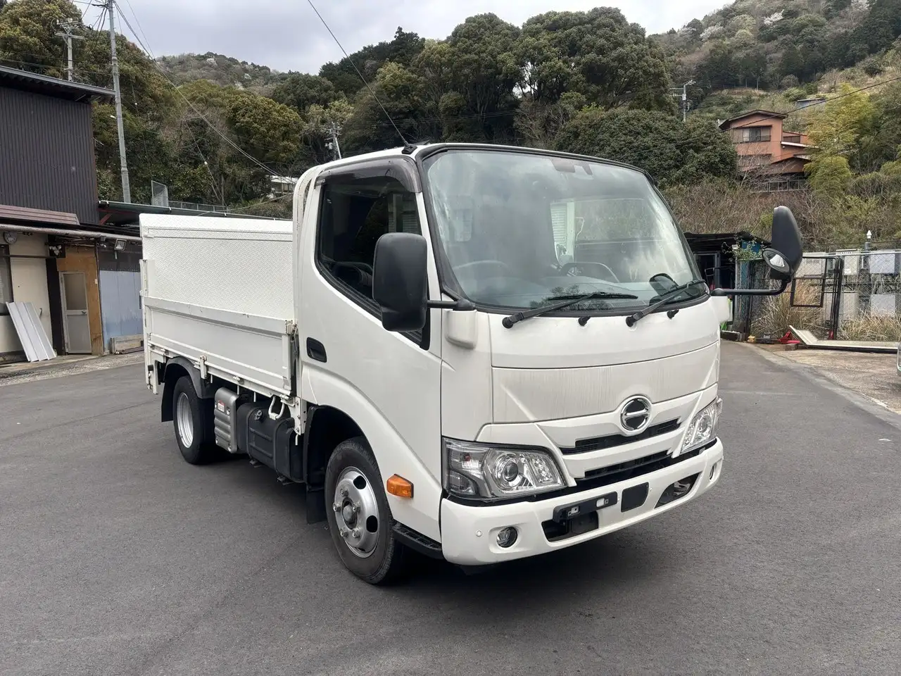 日野 デュトロ 小型 平ボディ パワーゲート 2RG-XZC605Mの中古トラック画像2