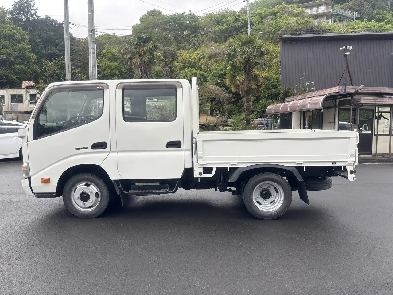 日野 デュトロ 小型 平ボディ Wキャブ TKG-XZU605Mの中古トラック画像7