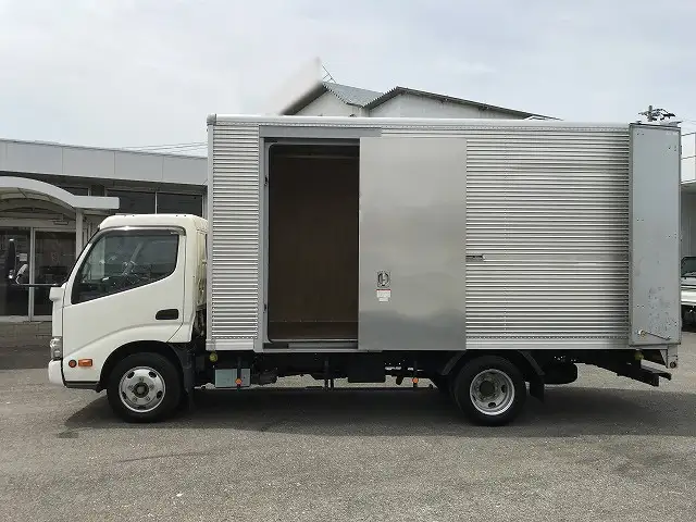 トヨタ ダイナ 小型 アルミバン サイドドア 3枚観音の中古トラック画像9