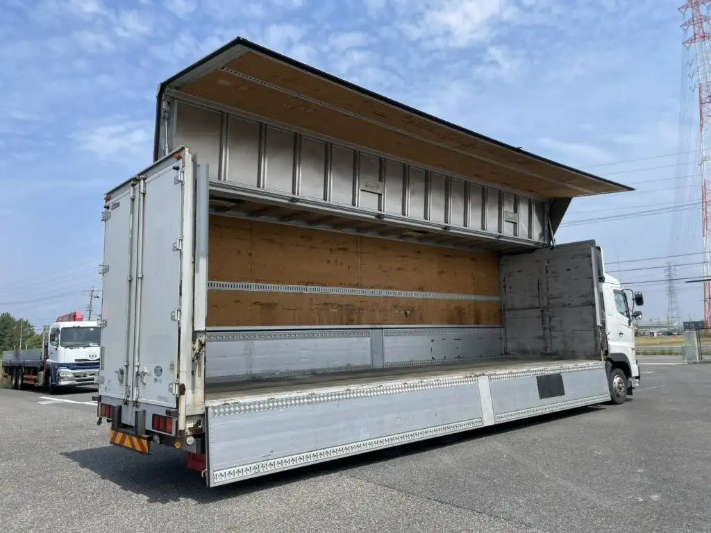日野 プロフィア 大型 ウイング エアサス ベッドの中古トラック画像5