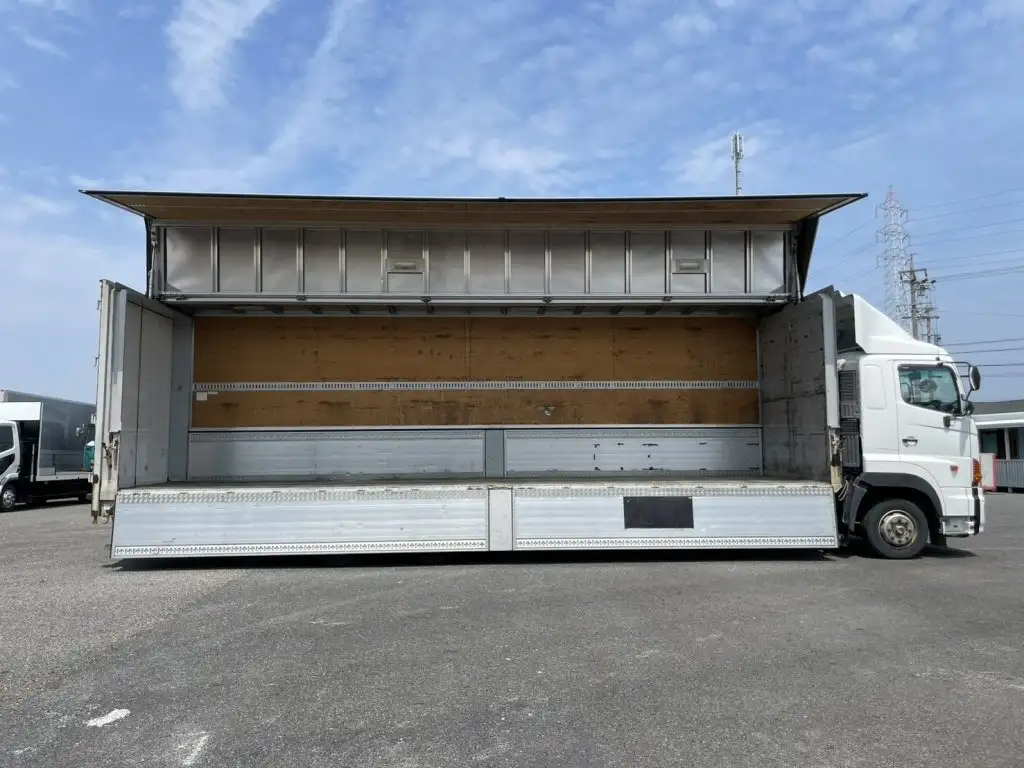 日野 プロフィア 大型 ウイング エアサス ベッドの中古トラック画像7