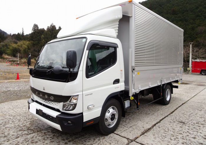 三菱 キャンター 小型 ウイング パワーゲート TKG-FEB50 の中古トラック【車両No.155738】