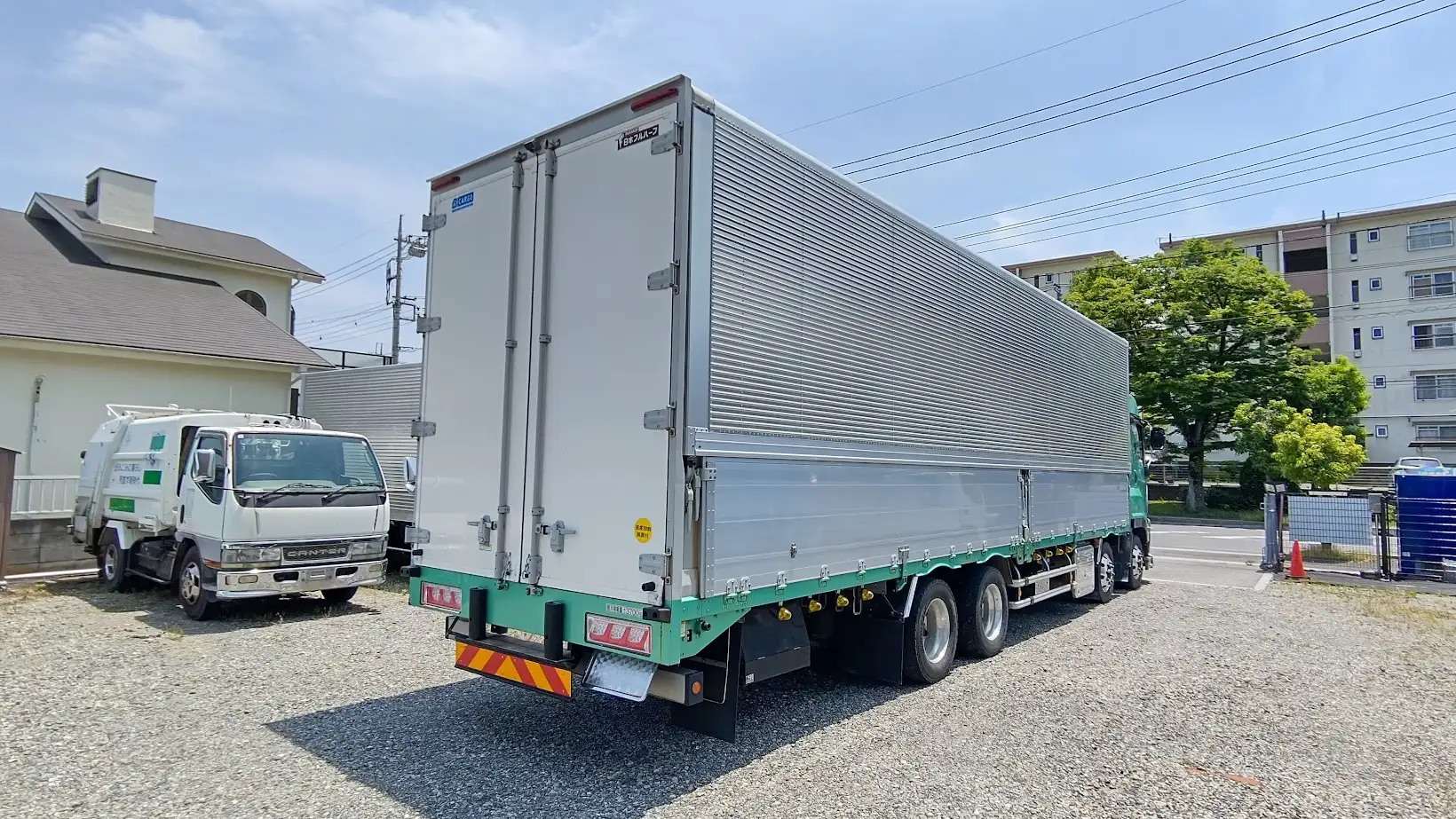 いすゞ ギガ 大型 ウイング ハイルーフ エアサスの中古トラック画像3