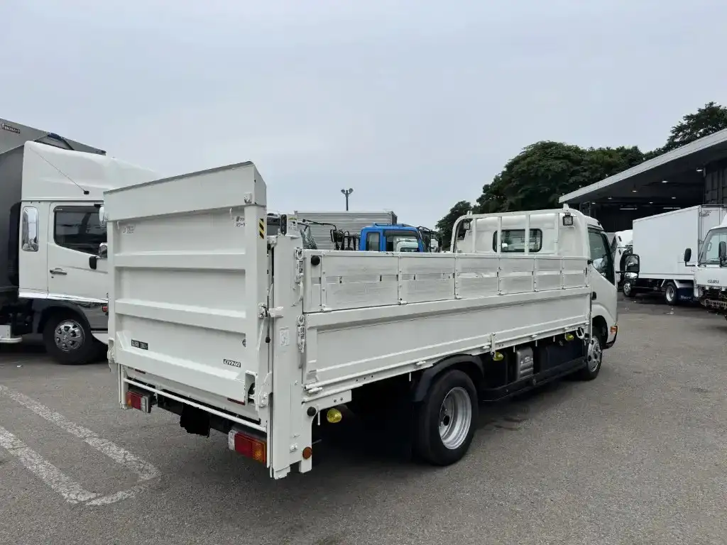 トヨタ ダイナ 小型 平ボディ パワーゲート 床鉄板の中古トラック画像3