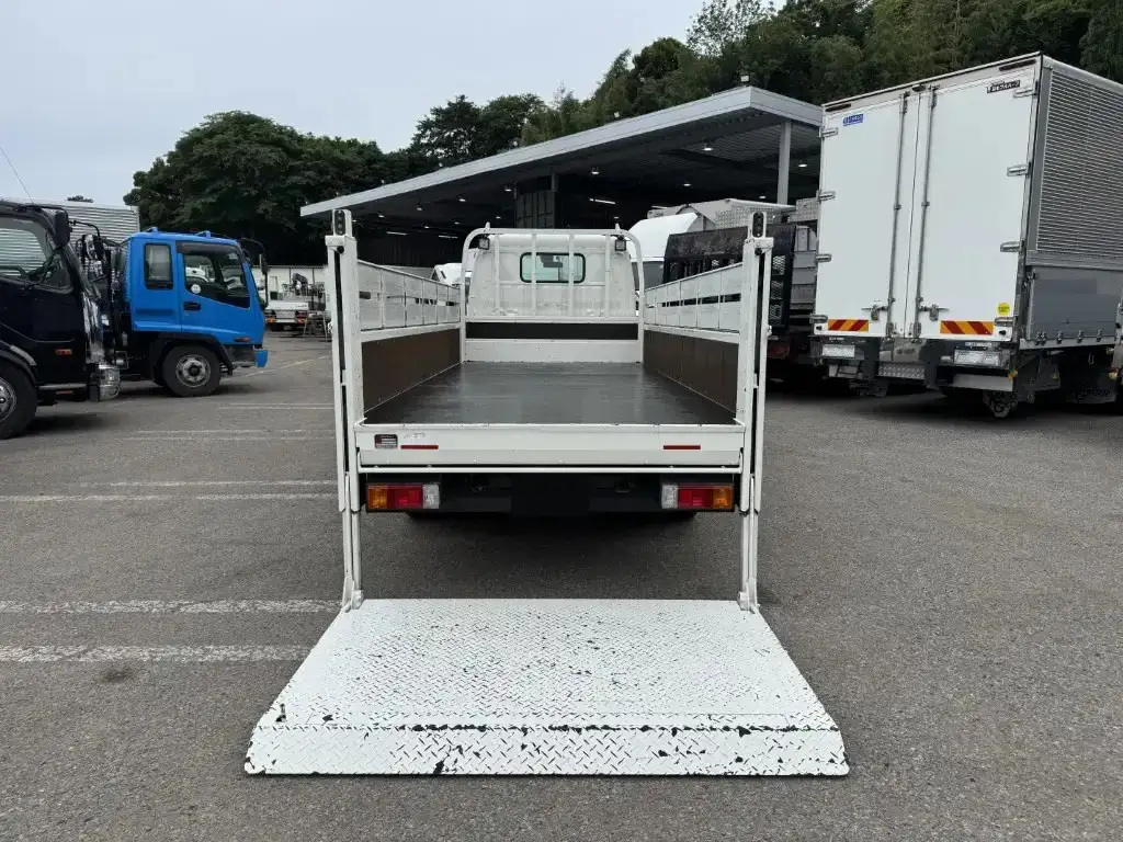 トヨタ ダイナ 小型 平ボディ パワーゲート 床鉄板の中古トラック画像6