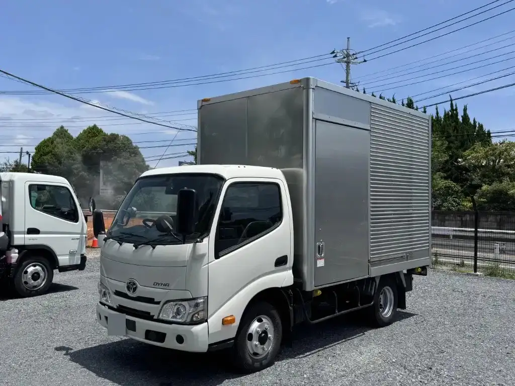 トヨタ ダイナ 小型 アルミバン サイドドア 2RG-XZC605の中古トラック画像1