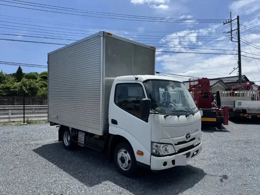 トヨタ ダイナ 小型 アルミバン サイドドア 2RG-XZC605の中古トラック画像2