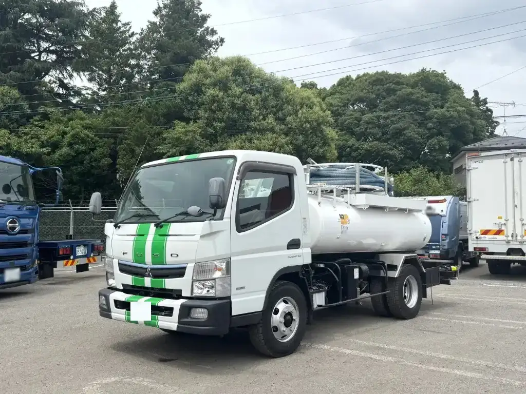 三菱 キャンター 小型 タンク車 バキューム 2PG-FEB90の中古トラック画像1