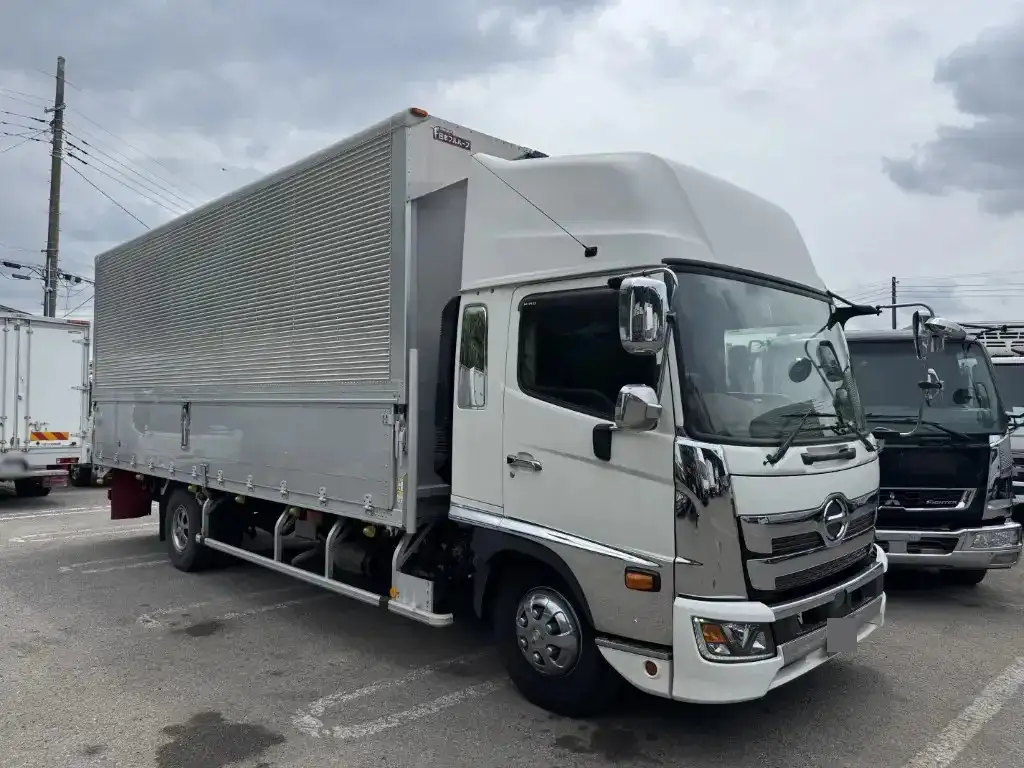 日野 レンジャー 中型/増トン ウイング ベッド 2PG-FD2ABAの中古トラック画像2
