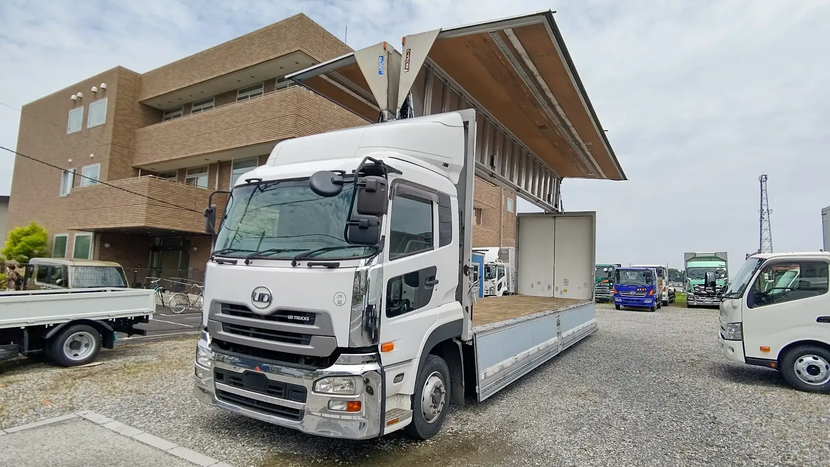 日産UD クオン 大型 ウイング パワーゲート エアサスの中古トラック画像7