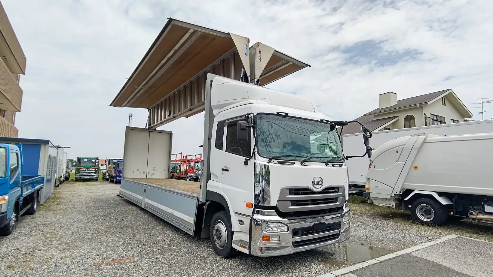 日産UD クオン 大型 ウイング パワーゲート エアサスの中古トラック画像8