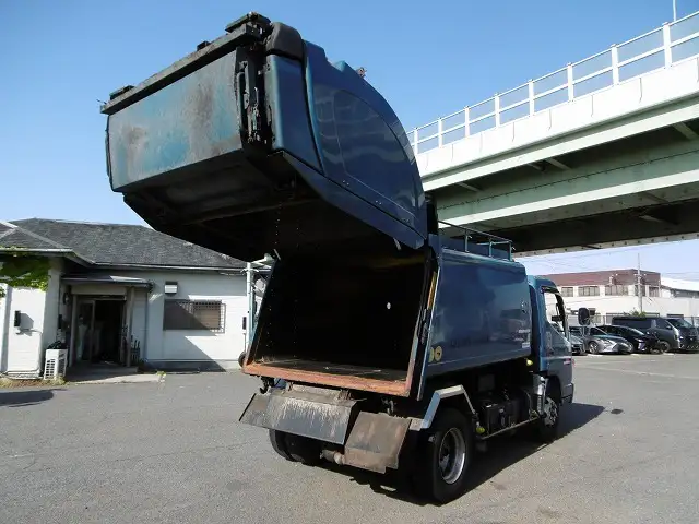三菱 キャンター 小型 パッカー車 巻き込み式 回転ダンプ式の中古トラック画像4