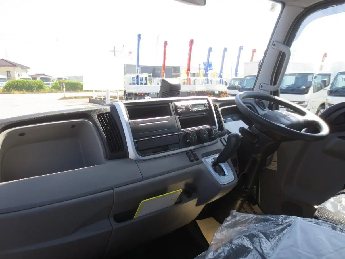 三菱 キャンター 小型 タンク車 ローリー 2RG-FGA50の中古トラック画像18
