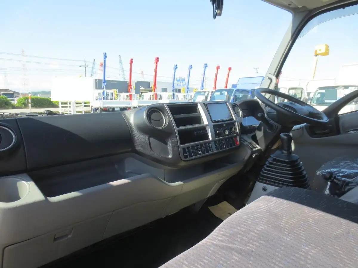 トヨタ トヨエース 小型 アルミバン 2RG-XZU710 R2の中古トラック画像18