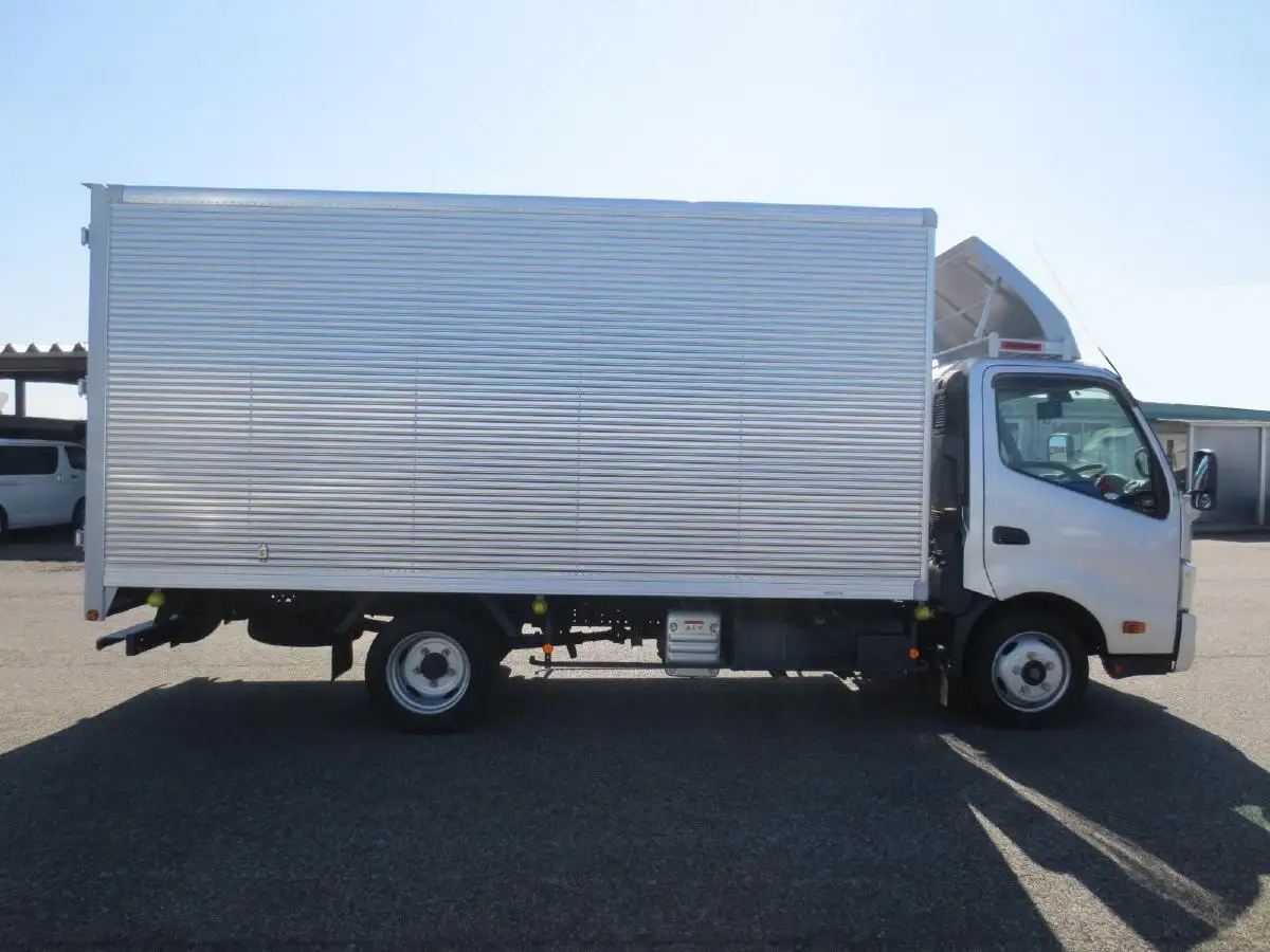 トヨタ トヨエース 小型 アルミバン 2RG-XZU710 R2の中古トラック画像4