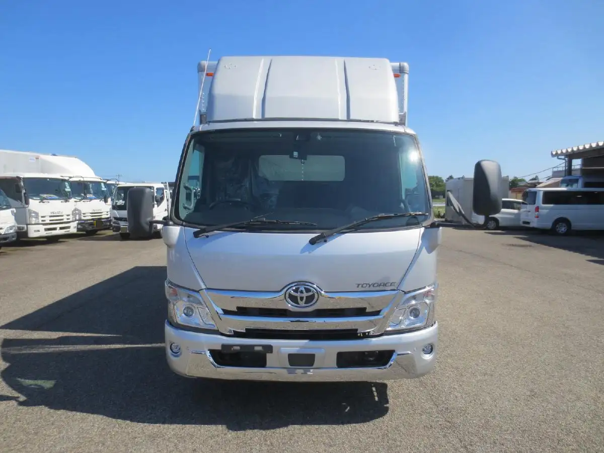 トヨタ トヨエース 小型 アルミバン 2RG-XZU710 R2の中古トラック画像2