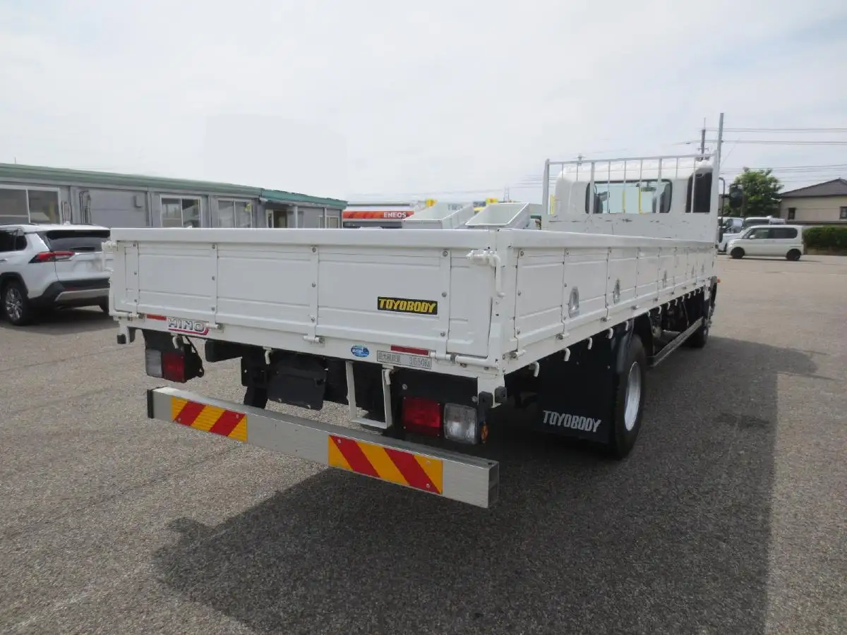 日野 レンジャー 中型/増トン 平ボディ 床鉄板 2KG-FC2ABAの中古トラック画像5