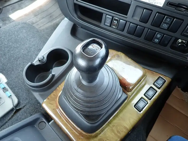 いすゞ ギガ 大型 トラクター ハイルーフ 1デフの中古トラック画像16
