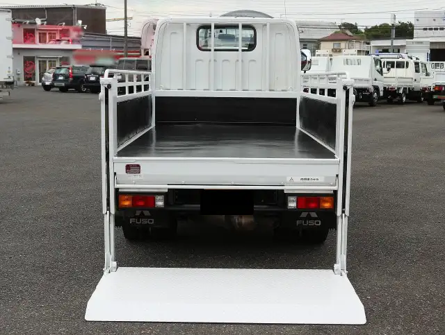 三菱 キャンター 小型 平ボディ パワーゲート 床鉄板の中古トラック画像8