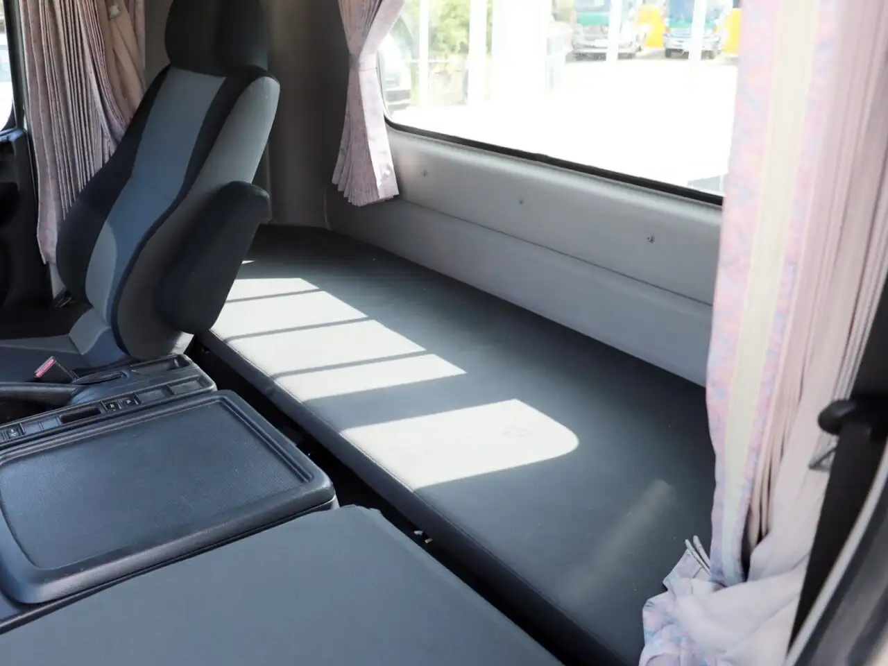 日野 レンジャー 中型/増トン 平ボディ ベッド TPG-FD7JLAAの中古トラック画像15
