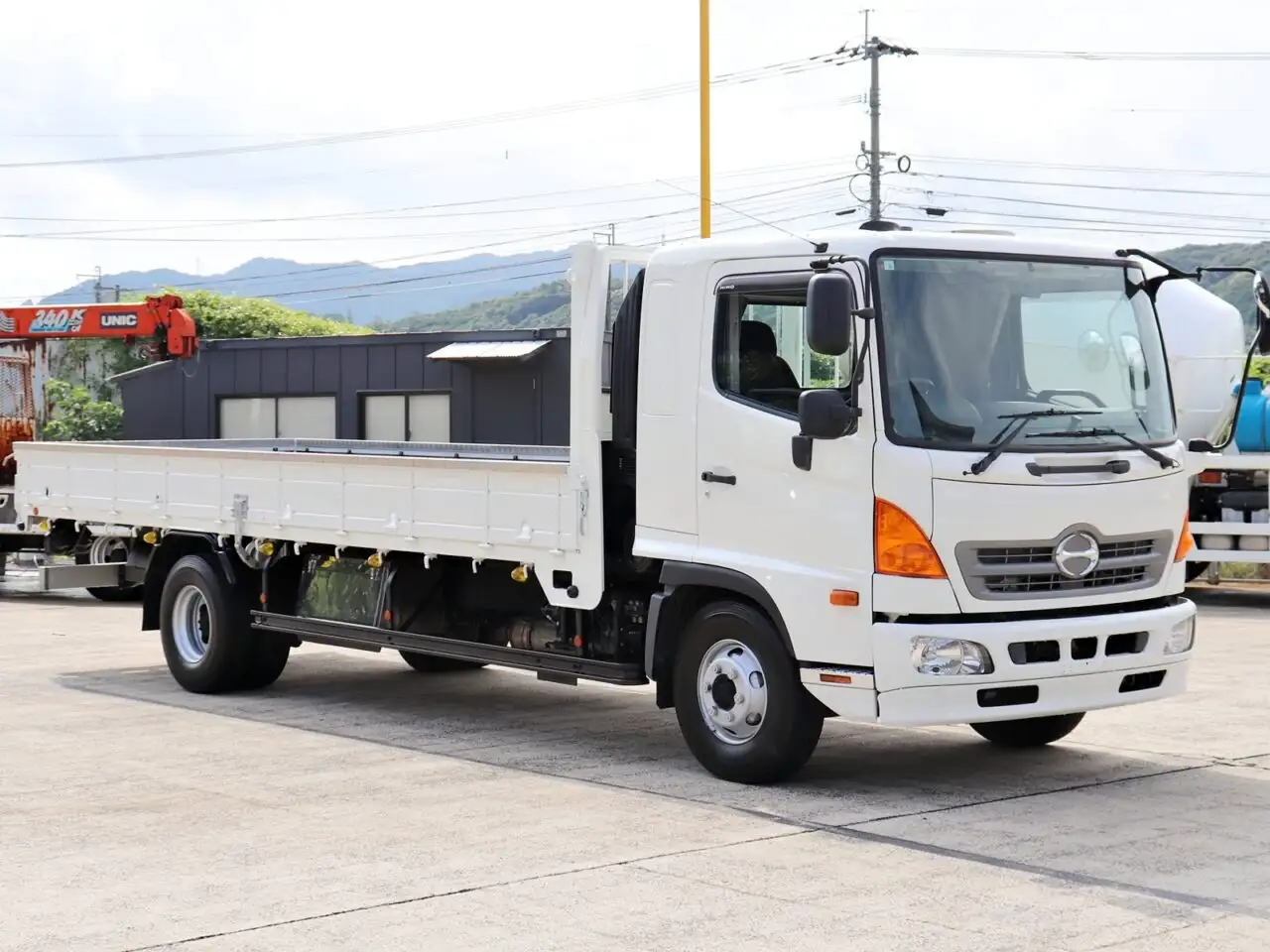 日野 レンジャー 中型/増トン 平ボディ ベッド TPG-FD7JLAAの中古トラック画像3