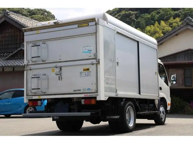 日野 デュトロ 小型 アルミバン ボトルカー サイドドアの中古トラック画像2