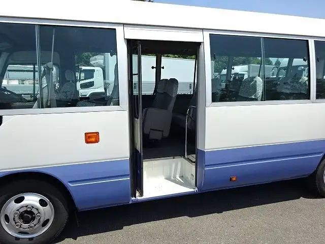 トヨタ コースター 小型 バス マイクロバス PDG-XZB50の中古トラック画像3