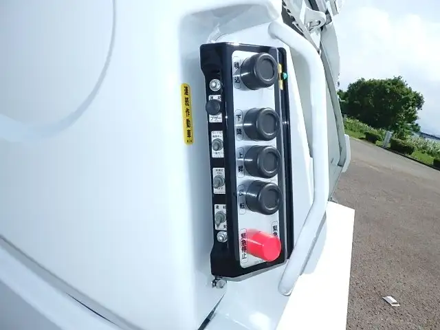 三菱 キャンター 小型 パッカー車 プレス式 2RG-FEAV0の中古トラック画像10