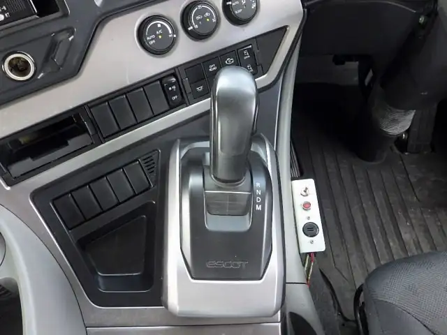 日産UD クオン 大型 トラクター ハイルーフ 1デフの中古トラック画像11