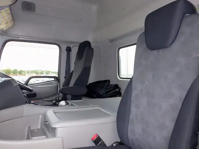 日産UD クオン 大型 トラクター ハイルーフ 1デフの中古トラック画像8