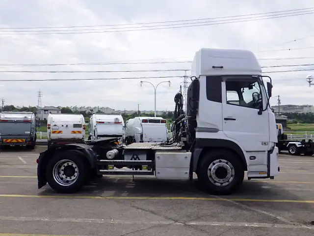 日産UD クオン 大型 トラクター ハイルーフ 1デフの中古トラック画像2