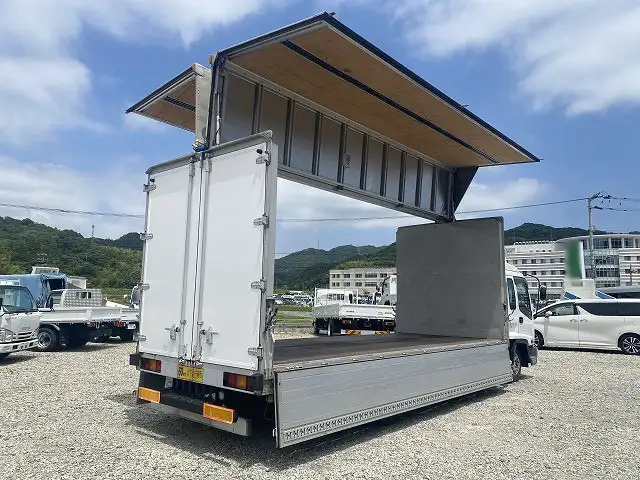 いすゞ フォワード 中型/増トン ウイング エアサス ベッドの中古トラック画像6