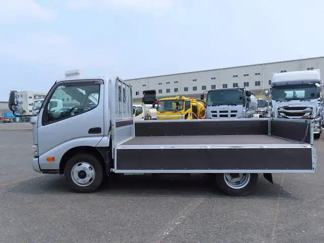 日野 デュトロ 小型 平ボディ 2RG-XZU605M R3の中古トラック画像9