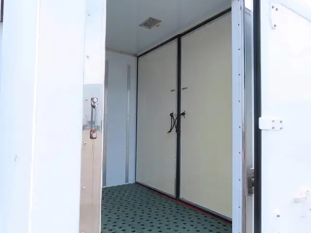 日野 デュトロ 小型 冷凍冷蔵 低温 2室の中古トラック画像10