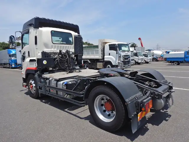 いすゞ ギガ 大型 トラクター ハイルーフ 1デフの中古トラック画像6