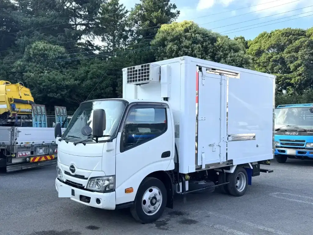 日野 デュトロ 小型 冷凍冷蔵 中温 床ステンの中古トラック画像1