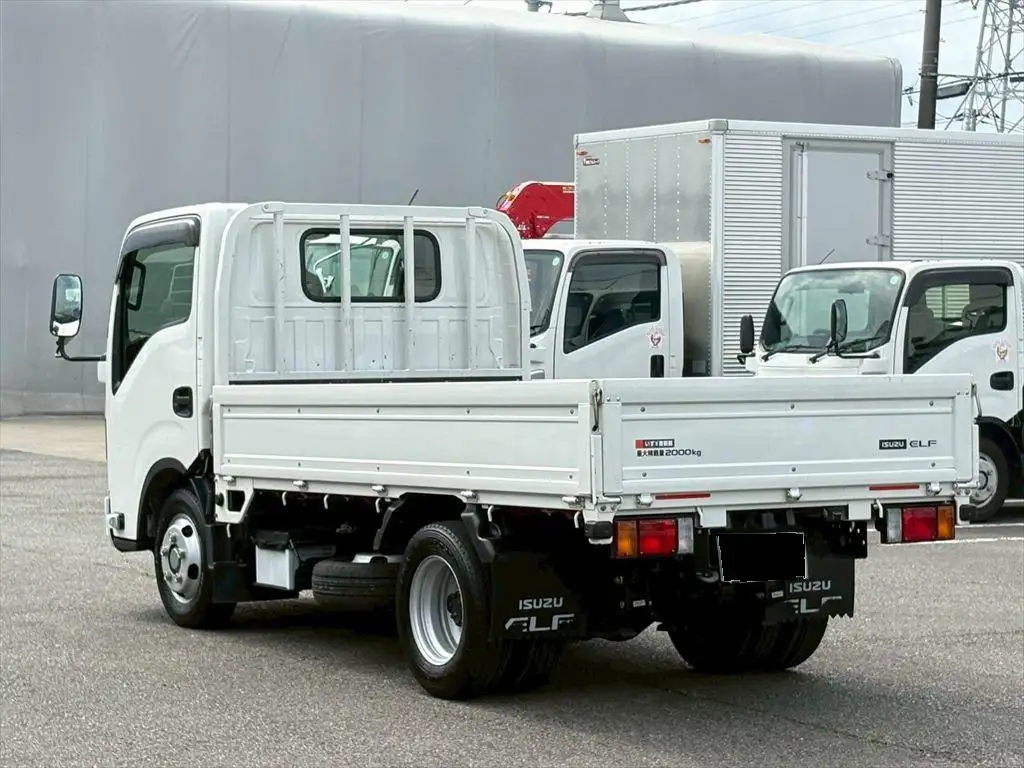 いすゞ エルフ 小型 平ボディ 2TG-NJR88AF R5の中古トラック画像5