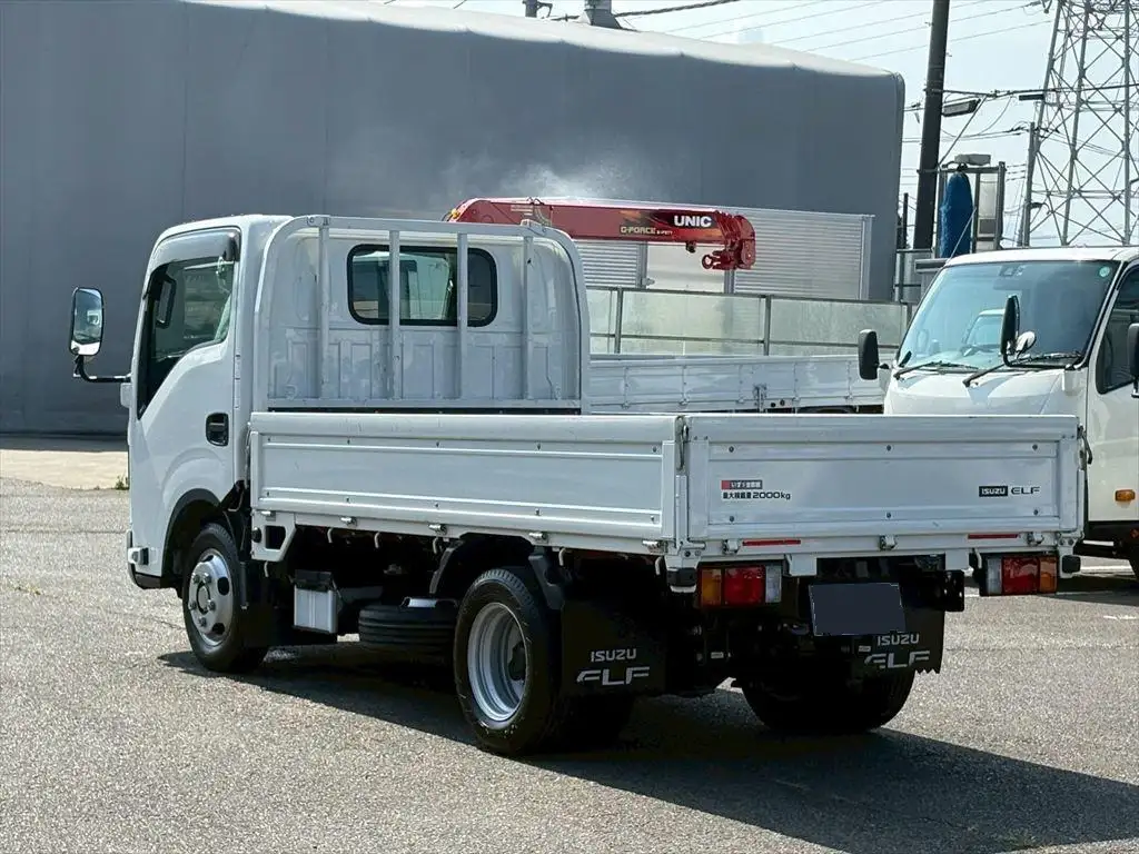 いすゞ エルフ 小型 平ボディ 2TG-NJR88AF R5の中古トラック画像5