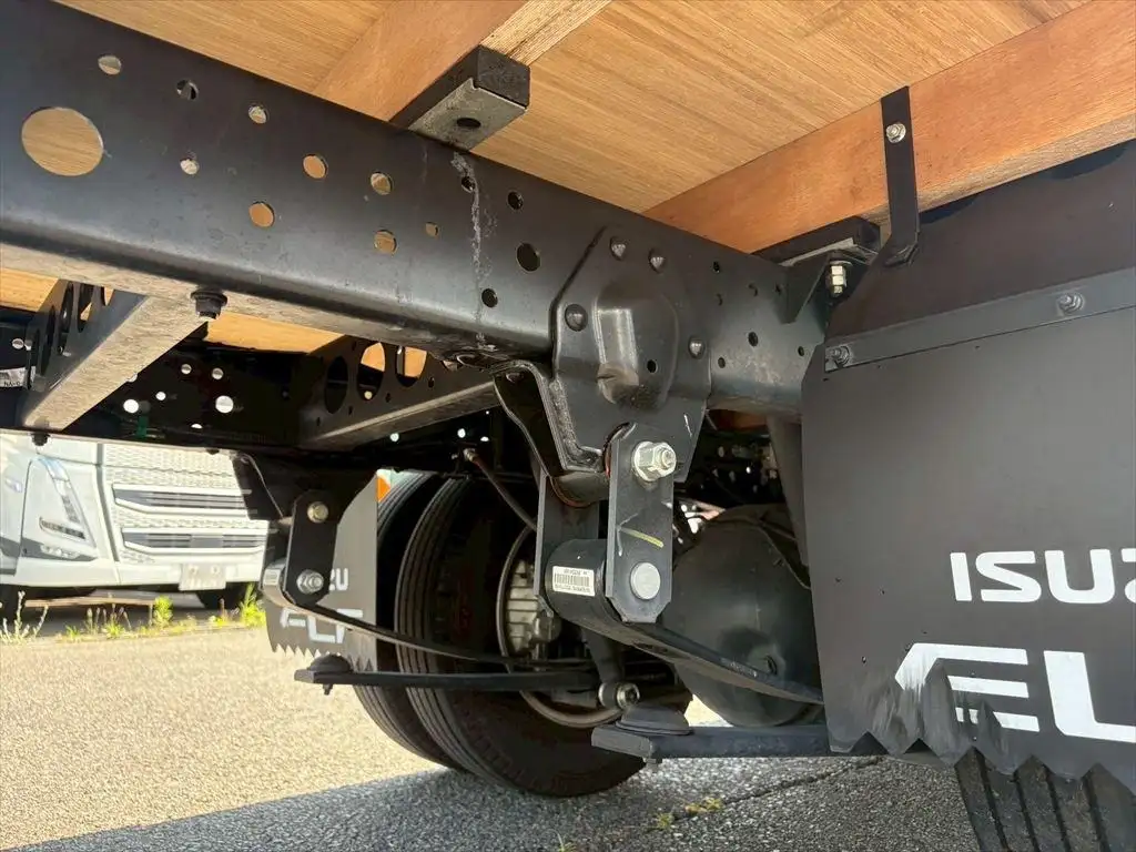 いすゞ エルフ 小型 平ボディ 2TG-NJR88AF R5の中古トラック画像16